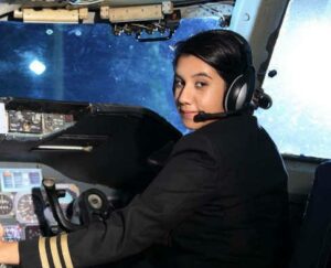 देश की सबसे कम उम्र की महिला पायलट