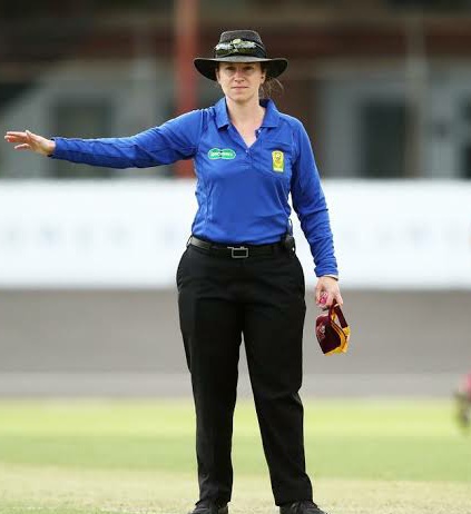 क्रिकेट टेस्ट मैच में पहली महिला अंपायर