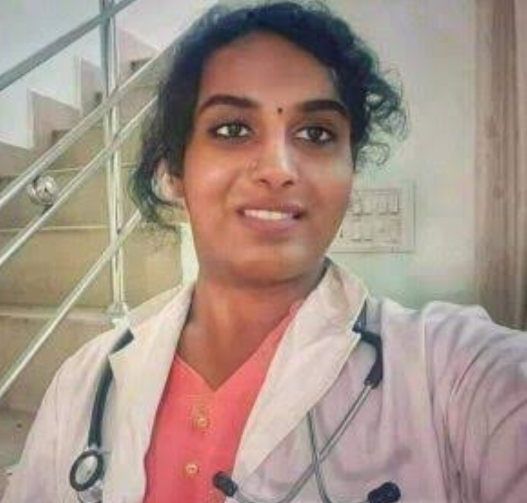 देश की पहली किन्नर डॉक्टर