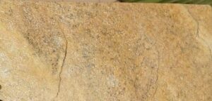 हिलना पत्थर